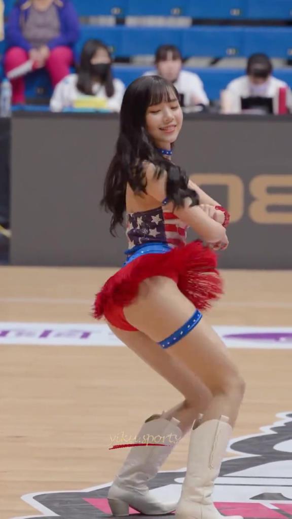 最好的啦啦隊(duì)小姐姐！自信，健康充滿活力！